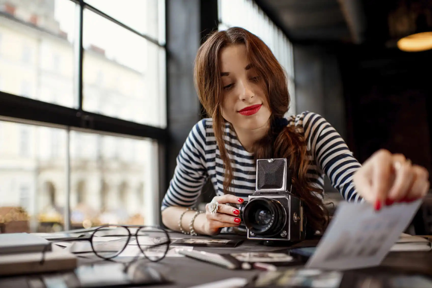 The History Of Photography In 5 Minutes