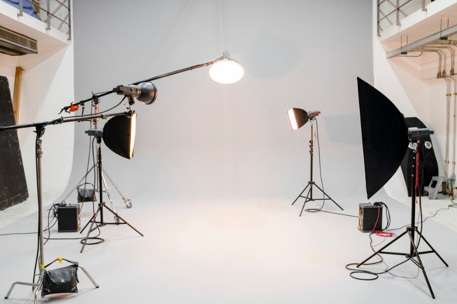 What Is A Softbox? How Does It Work In Photography? - Orah Co