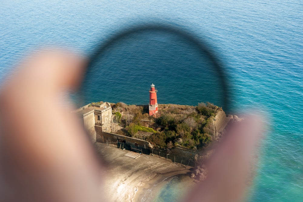 Red Light house with a polarizing filter