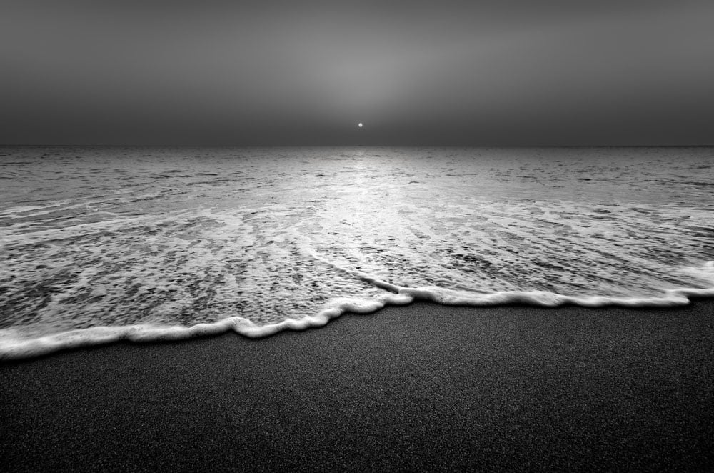 black and white beach unique landscape photography ideas